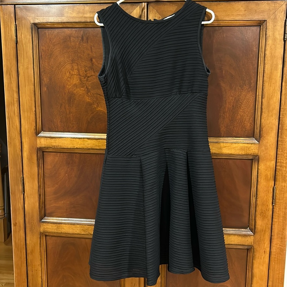 Sandra Darren sleeveless black dress size 10